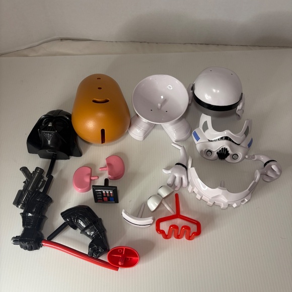 Mr. Potato Head Star Wars Spudtrooper StormTrooper/Vador Disney Playskool 18 Pc - Picture 8 of 10